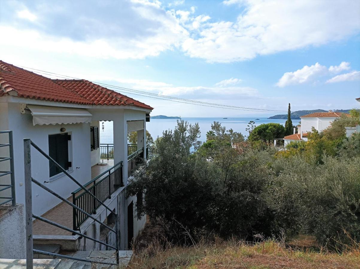 Ftelia House *